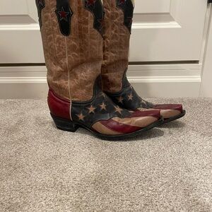 Womens Red, Navy & Tan Western Cowboy Boots. YIPPEE KI YAY OLD GRINGO